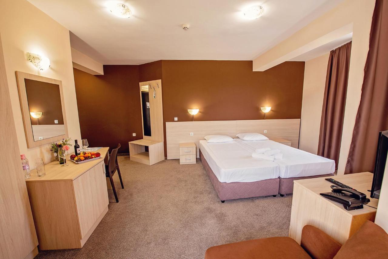Hotel Santa Maria Obzor Bagian luar foto