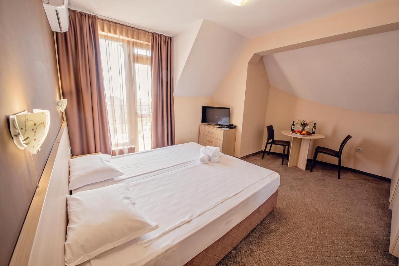 Hotel Santa Maria Obzor Bagian luar foto