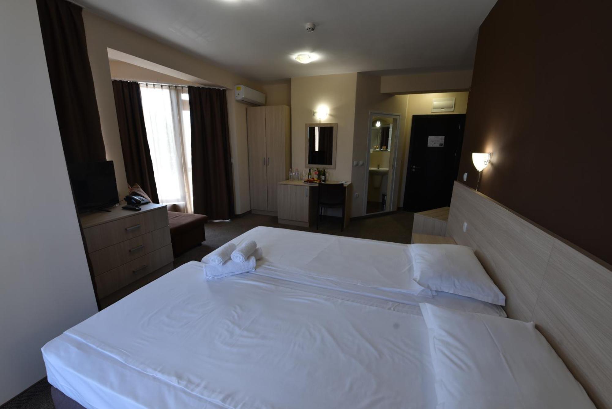 Hotel Santa Maria Obzor Bagian luar foto